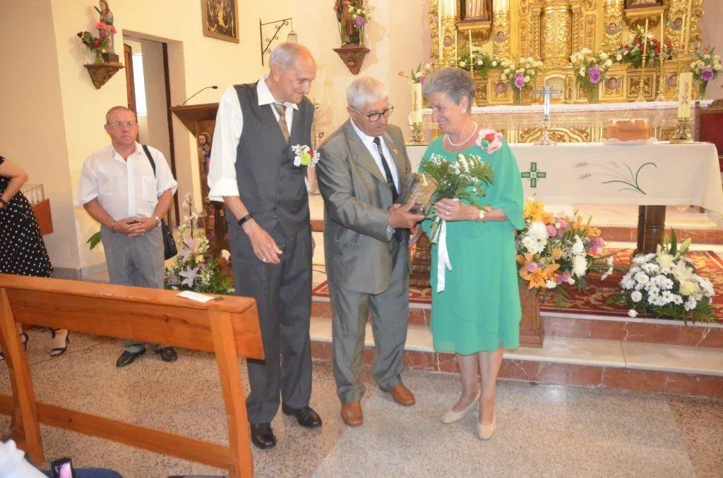 Foto 7 - Un total de 37 matrimonios festejan sus Bodas de Oro en la gran reuni&oacute;n de mayores de la comarca  