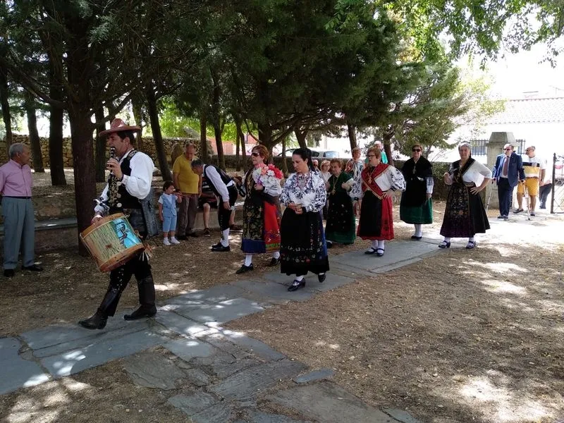 Foto 4 - El Mariquelo despide las fiestas de Morille con su c&eacute;lebre folclore  