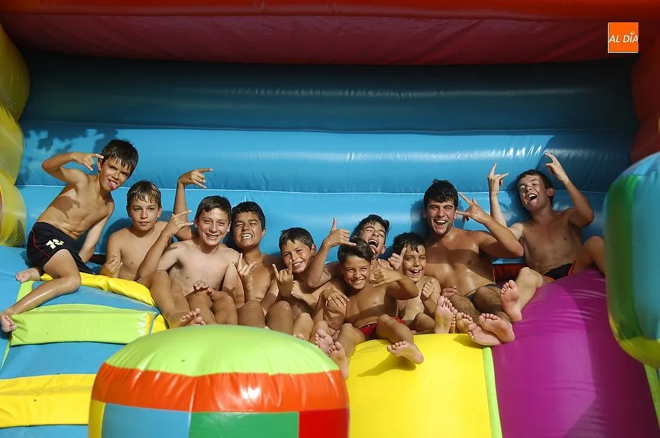 Niños y jóvenes, protagonistas en las horas finales de las fiestas de Serradilla del Llano  