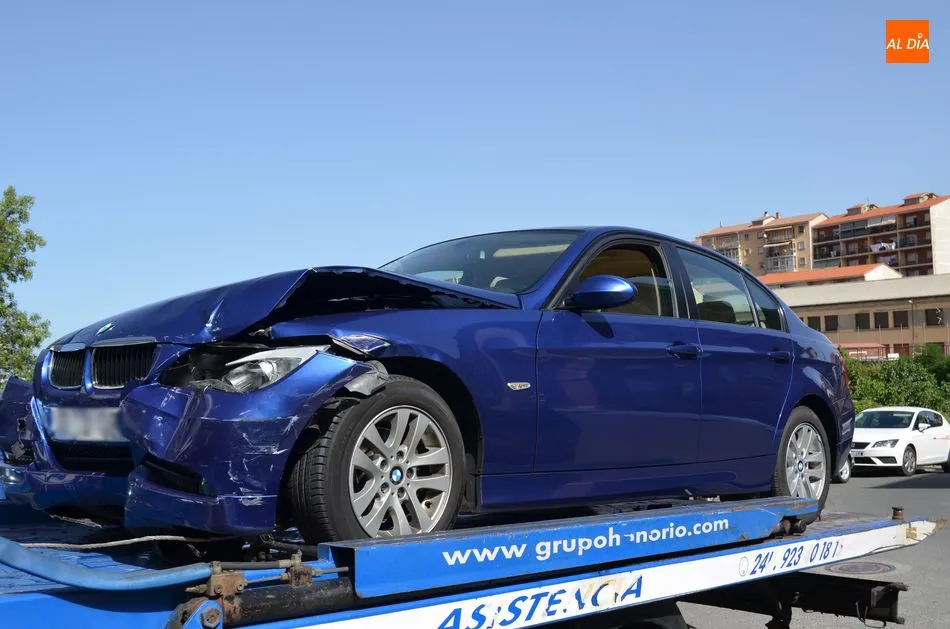 Foto 3 - Colisionan dos veh&iacute;culos en la entrada de la Autov&iacute;a por la Carretera de Ciudad Rodrigo  