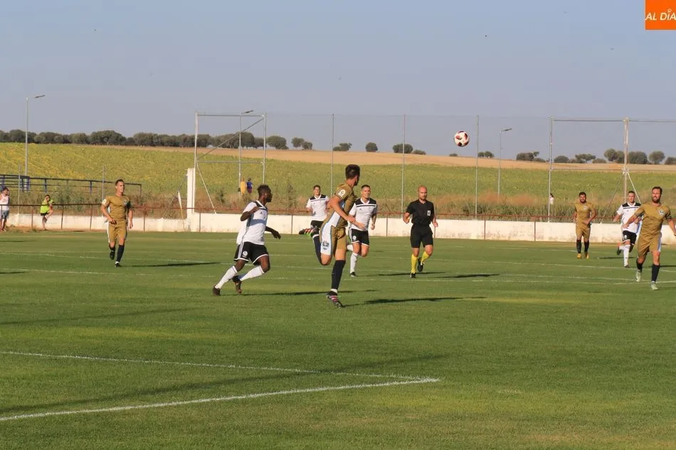 Foto 3 - El Salamanca UDS se estrena en Galindo ante una enorme expectaci&oacute;n