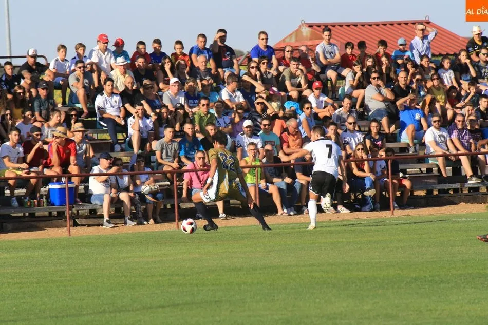 Foto 2 - El Salamanca UDS se estrena en Galindo ante una enorme expectaci&oacute;n