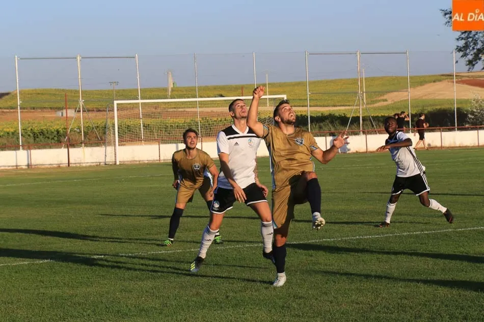 Foto 8 - El Salamanca UDS deja buenos detalles y mucha expectaci&oacute;n en Galindo (0-3)  