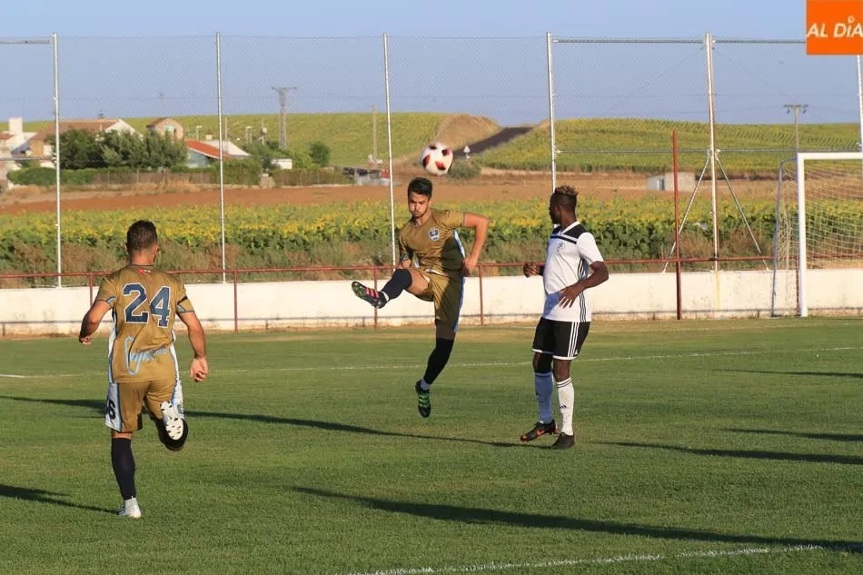 Foto 5 - El Salamanca UDS deja buenos detalles y mucha expectaci&oacute;n en Galindo (0-3)  