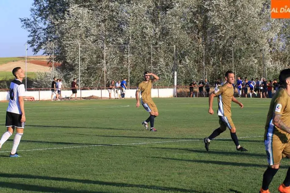 Foto 4 - El Salamanca UDS deja buenos detalles y mucha expectaci&oacute;n en Galindo (0-3)  