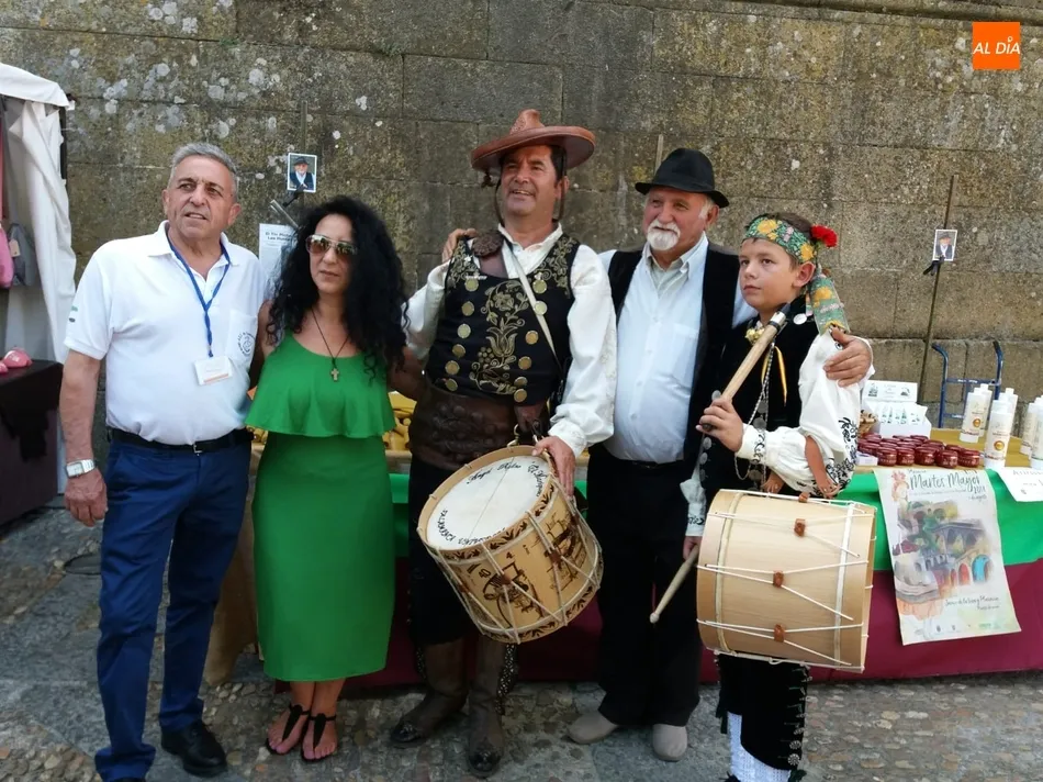Foto 8 - El Mariquelo y Sergio Rodr&iacute;guez Gil, embajadores de los tamborileros salmantinos en Plasencia  