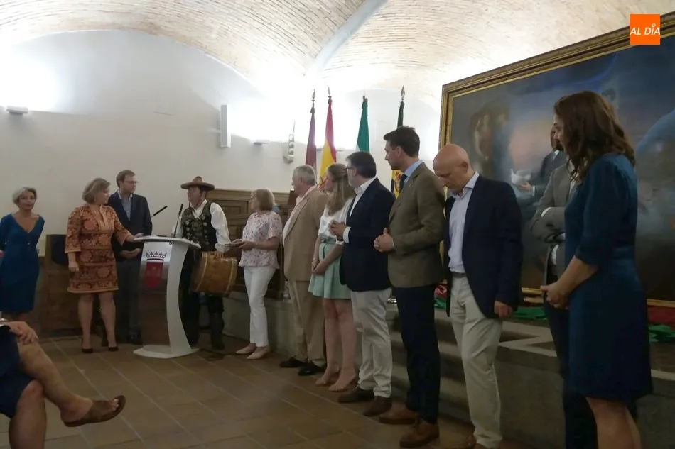 Foto 4 - El Mariquelo y Sergio Rodr&iacute;guez Gil, embajadores de los tamborileros salmantinos en Plasencia  