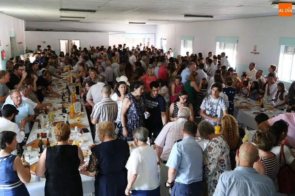 Foto 9 - Encinas de Abajo da inicio a sus fiestas