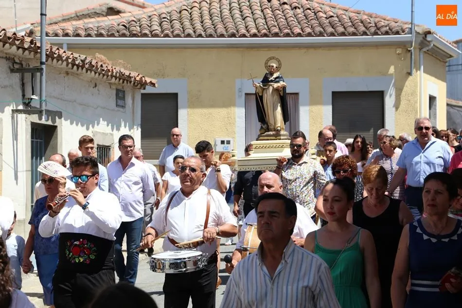 Foto 7 - Encinas de Abajo da inicio a sus fiestas