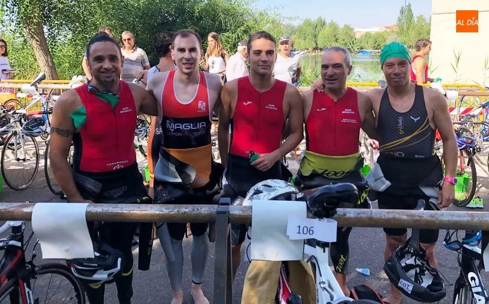 Juan Carlos Hernández, junto a compañeros de Alba Running