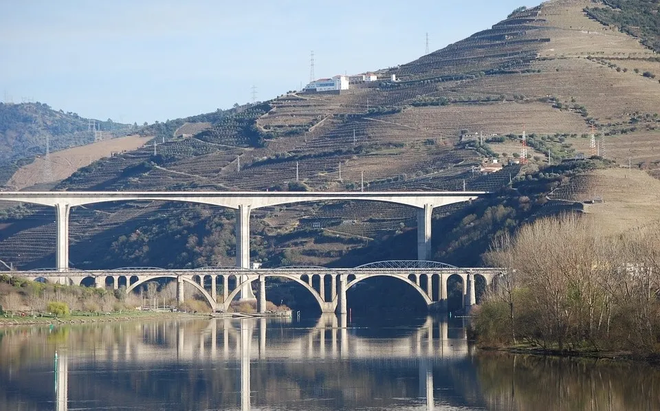 El río Duero a su paso por Regua