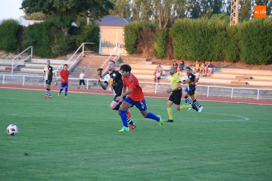 Foto 6 - Unionistas se lleva el V Memorial UDS en su puesta de largo ante la afici&oacute;n (1-0)