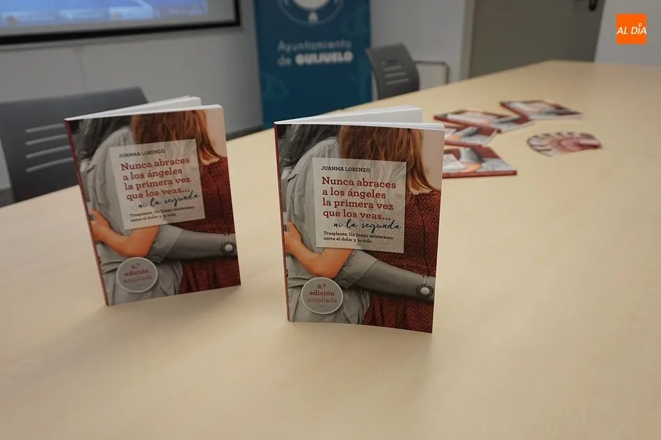 Foto 2 - El Ayuntamiento apoya el trasplante de &oacute;rganos con el libro &lsquo;Nunca abraces a los &aacute;ngeles la...