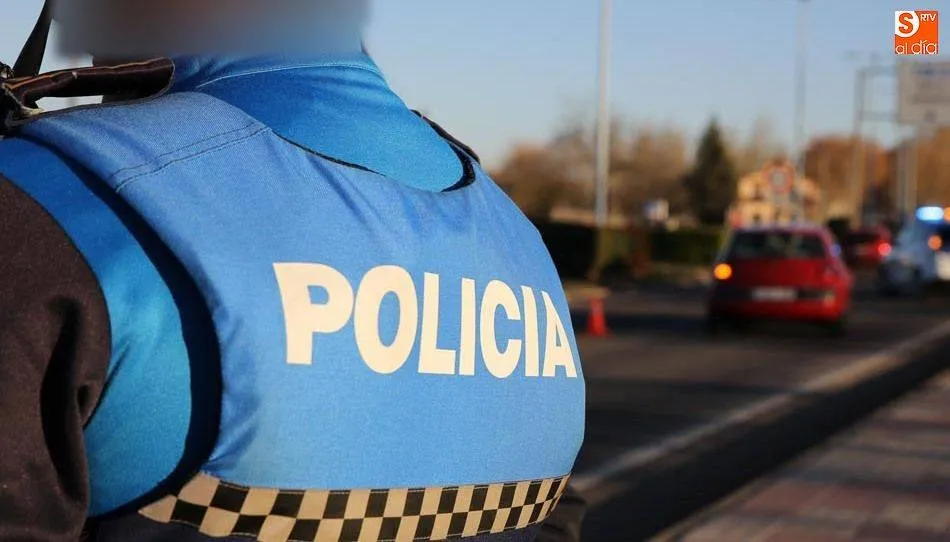 Los policías locales contactaron con el maestro como si fueran clientes de sus servicios