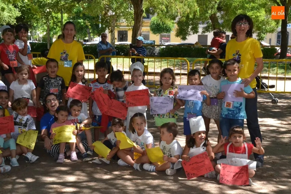 Foto 5 - Los m&aacute;s peque&ntilde;os se acaban el men&uacute; de &lsquo;Una Glorieta de Rechupete&rsquo;  