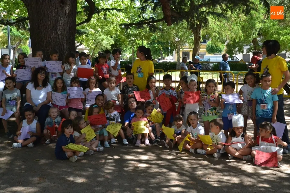 Foto 4 - Los m&aacute;s peque&ntilde;os se acaban el men&uacute; de &lsquo;Una Glorieta de Rechupete&rsquo;  