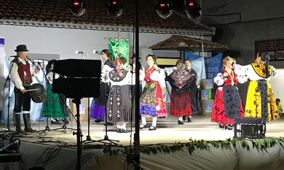Foto 9 - Alrededor de 600 personas disfrutan del 2&ordm; Festival Ben&eacute;fico &lsquo;Agua de la Fuente, compartida&rsquo;  
