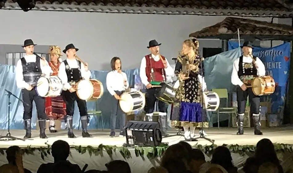 Alrededor de 600 personas disfrutan del 2º Festival Benéfico ‘Agua de la Fuente, compartida’  