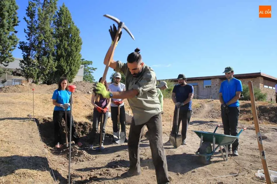 Foto 7 - Aparecen nuevos restos del origen de Salamanca en el Cerro de San Vicente  