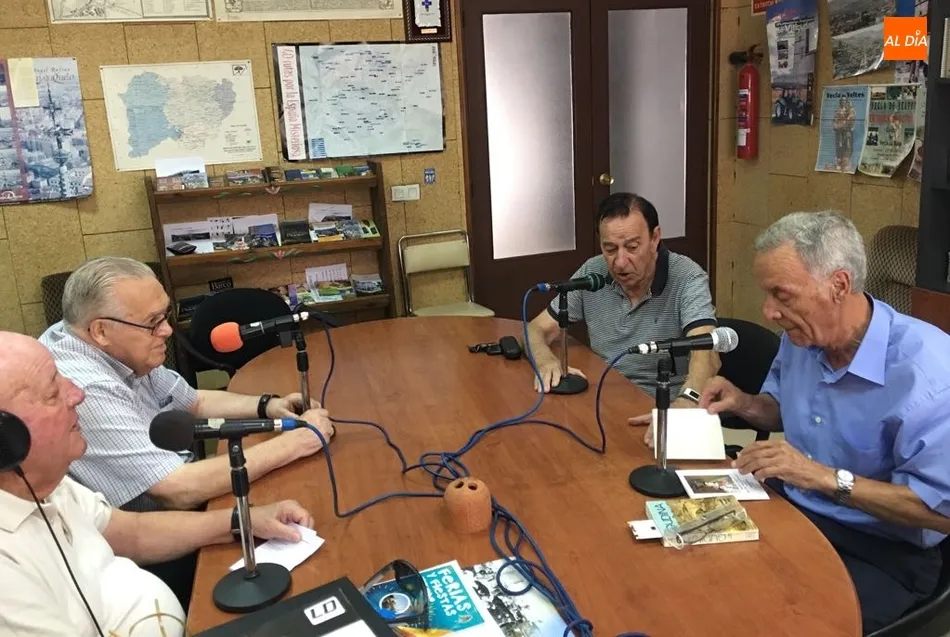 Foto 2 - La radio municipal aborda el pasado y presente de las Ferias y Fiestas en honor a la Virgen del...