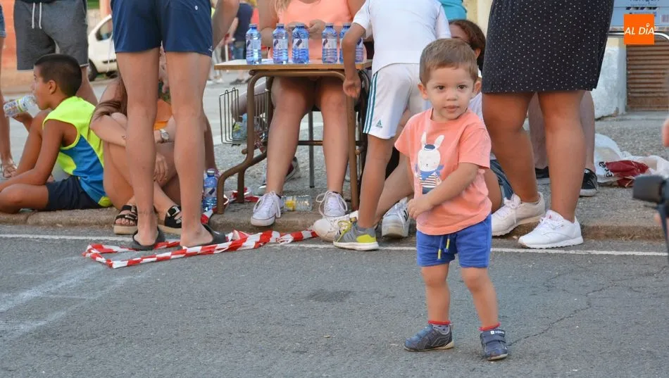 Foto 7 - Los ni&ntilde;os fueron los protagonistas indiscutibles en la carrera popular de La Fregeneda