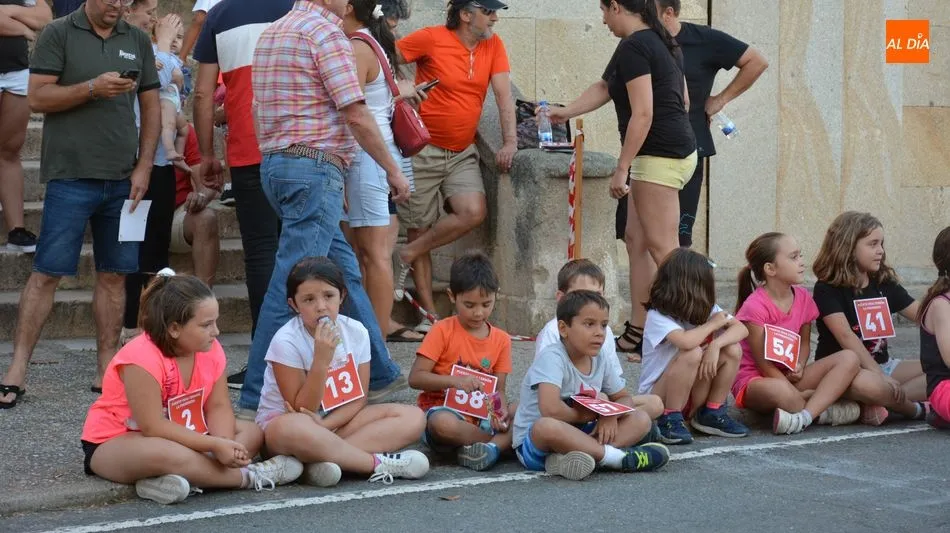 Foto 6 - Los ni&ntilde;os fueron los protagonistas indiscutibles en la carrera popular de La Fregeneda