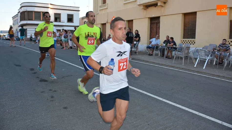 Foto 5 - Los ni&ntilde;os fueron los protagonistas indiscutibles en la carrera popular de La Fregeneda
