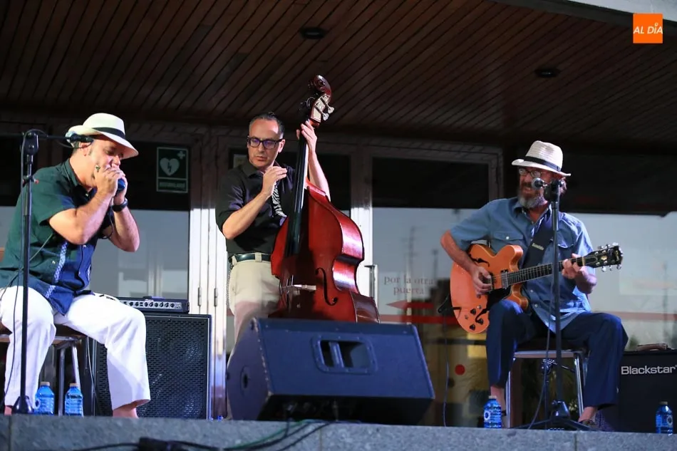 Foto 7 - El tr&iacute;o de&nbsp;Alan Bike &lsquo;Los Tres Cerditos&rsquo; protagoniza el concierto de &lsquo;Verano se escribe con ...