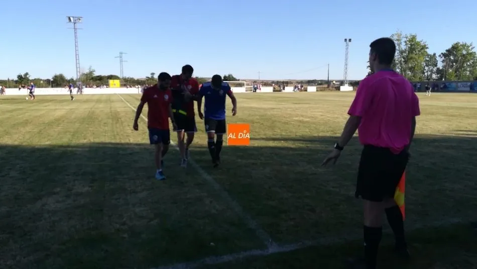 Foto 6 - El Salamanca UDS cae ante un Zamora con hechuras que vence con gol de Murci (1-0)