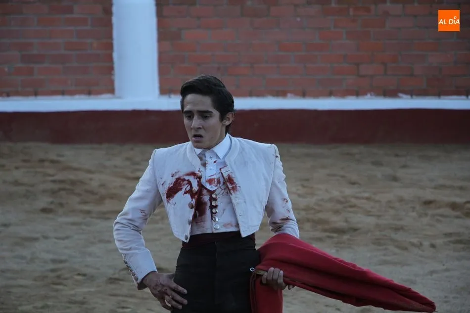 Foto 7 - Excelente tarde de toros en Saucelle con un trofeo para cada novillero  