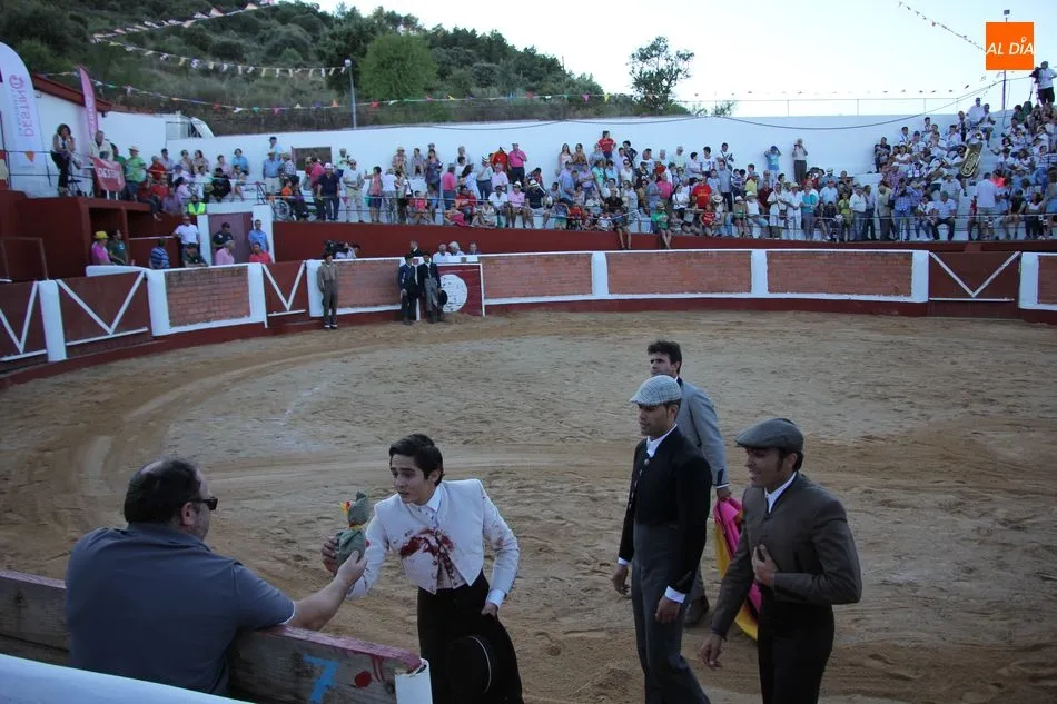 Foto 3 - Excelente tarde de toros en Saucelle con un trofeo para cada novillero  