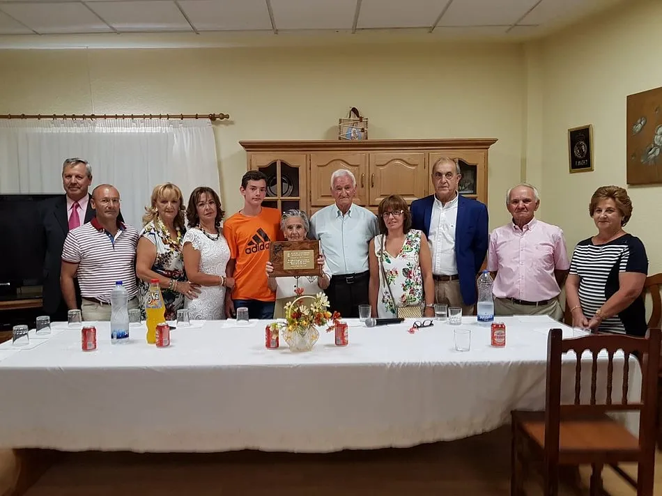Foto 2 - Los mayores disfrutan de su jornada veraniega
