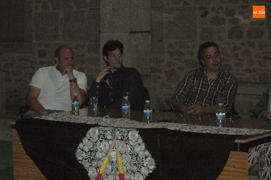 Foto 4 - El Ayuntamiento de Bogajo promociona la Fiesta con un ameno coloquio taurino  