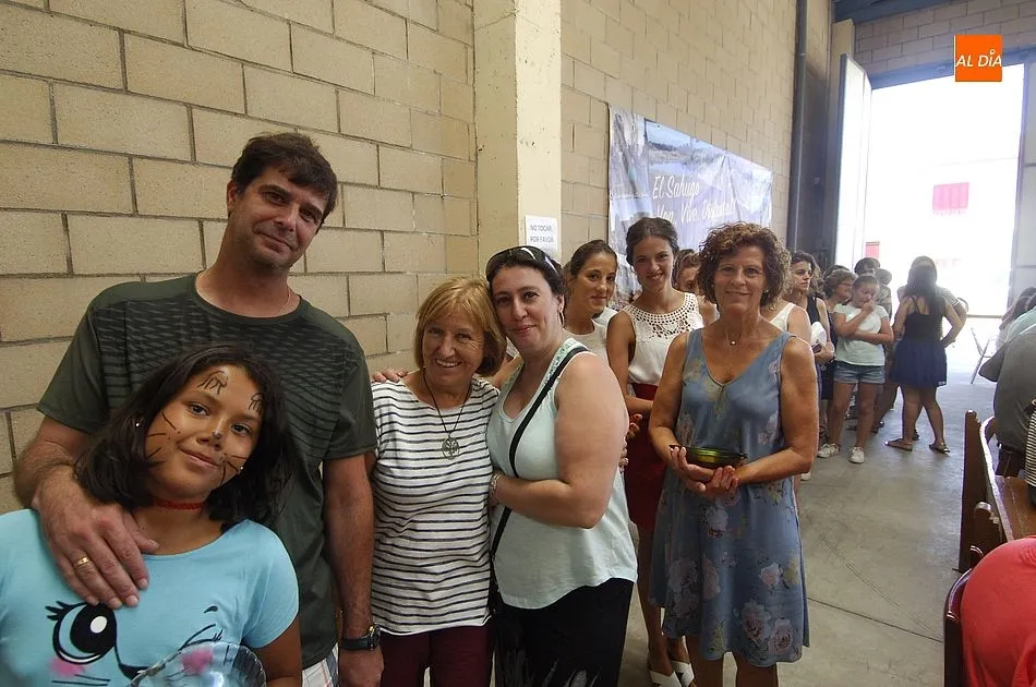 Foto 10 - El Sahugo emprende la recta final de sus fiestas en torno a la mesa  