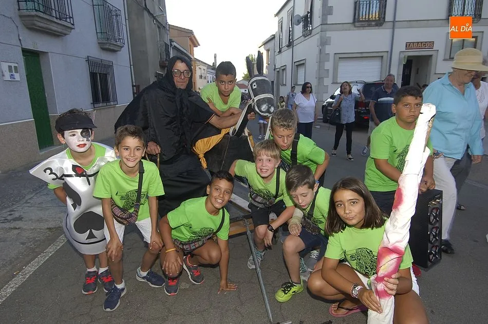 Foto 7 - El Bod&oacute;n estalla en fiestas con el preg&oacute;n de Sebasti&aacute;n Guti&eacute;rrez rodeado de incontables...
