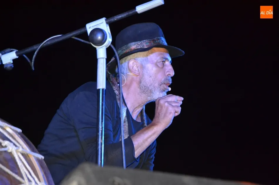 Foto 6 - Espectacular asistencia de p&uacute;blico al concierto de Mayalde en el barrio de Las Canteras  