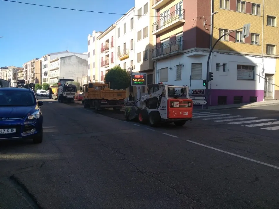 Foto 4 - Comienza el reasfaltado de la calle Filiberto Villalobos
