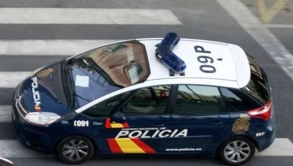 Roba productos de perfumería valorados en 823 euros y amenaza al vigilante de seguridad y a los...