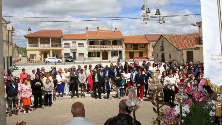 Misa y procesión en Calzada de Valdunciel