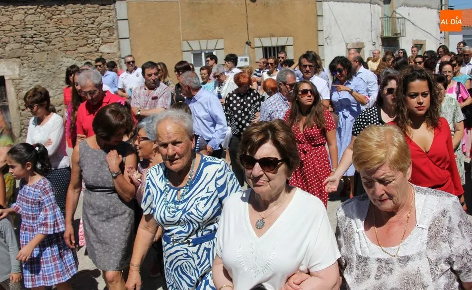 Foto 2 - San Lorenzo recorre las calles de La Zarza de Pumareda bajos los sones de la gaita y el tamboril  