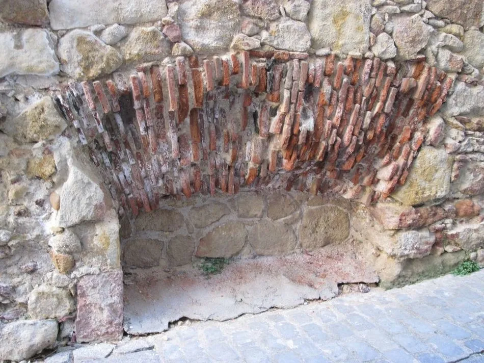 Foto 6 - Ciudadanos por la Defensa del Patrimonio alerta sobre las deficiencias de la Iglesia de Sancti...