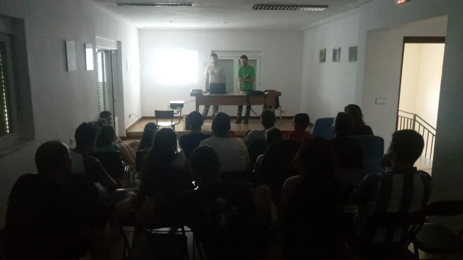 Foto 4 - Numeroso p&uacute;blico asiste al taller de biolog&iacute;a nocturna