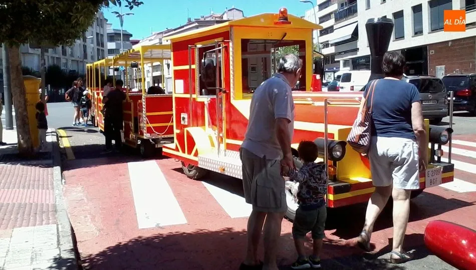 Parada del Tren Turístico en La Corredera