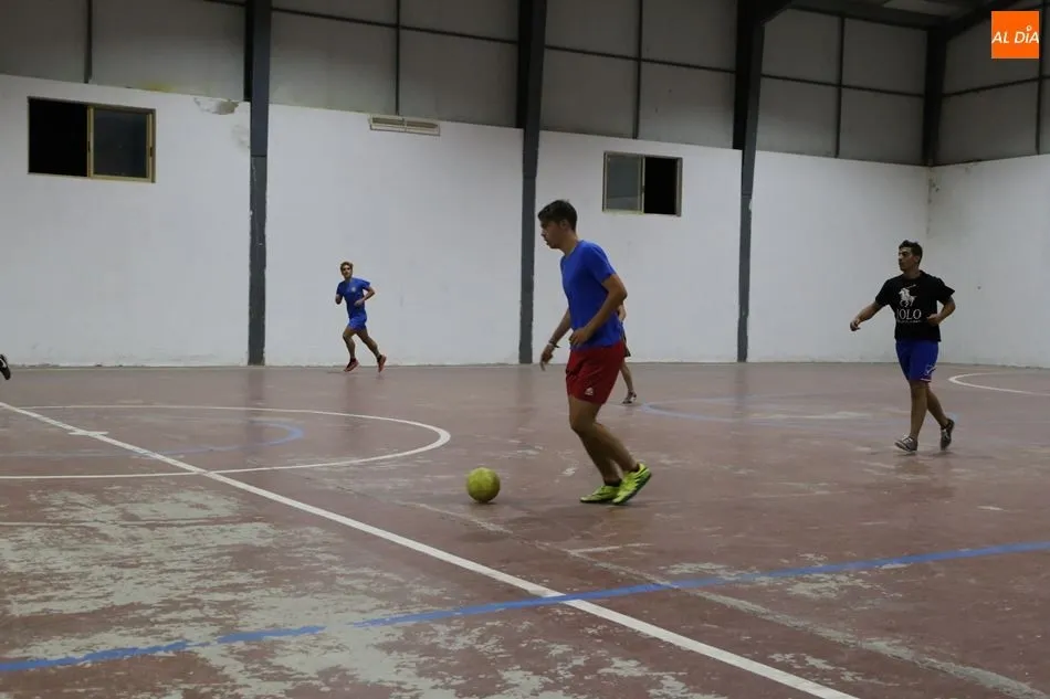 Foto 2 - Calvarrasa, campe&oacute;n del torneo de f&uacute;tbol sala
