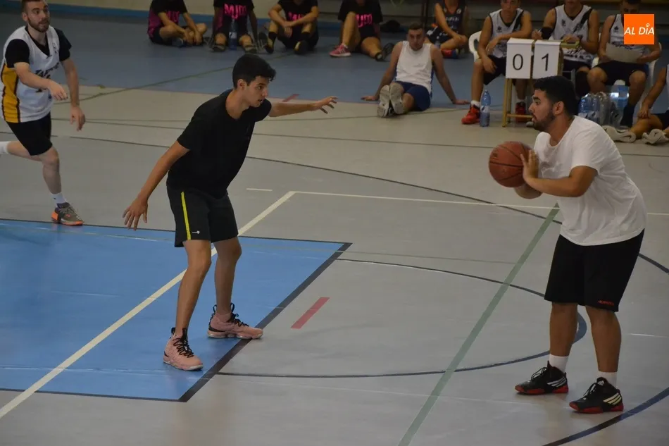 Foto 10 - Arranca la lucha por el entorchado del Torneo 3x3 Coyote  