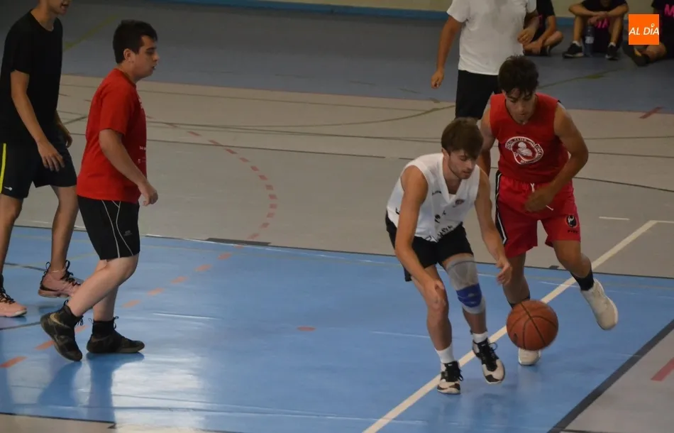 Foto 7 - Arranca la lucha por el entorchado del Torneo 3x3 Coyote  