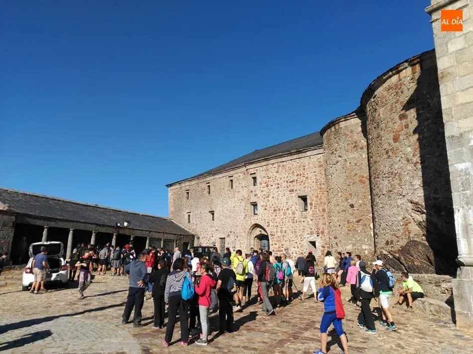Foto 2 - La Pe&ntilde;a de Francia recibe la anual visita de Cateja Teatro