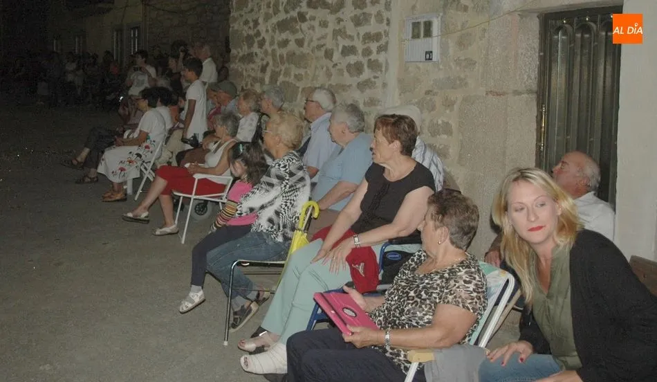 Foto 6 - Las pe&ntilde;as ponen diversi&oacute;n y color al inicio de las fiestas de &lsquo;Las Madrinas&rsquo;  