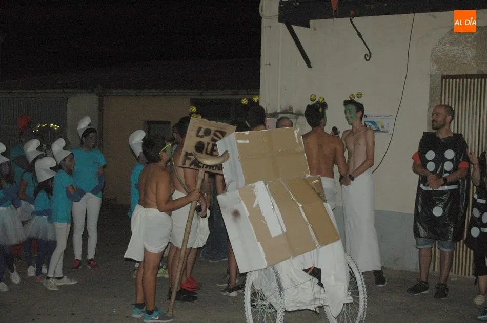 Foto 2 - Las pe&ntilde;as ponen diversi&oacute;n y color al inicio de las fiestas de &lsquo;Las Madrinas&rsquo;  