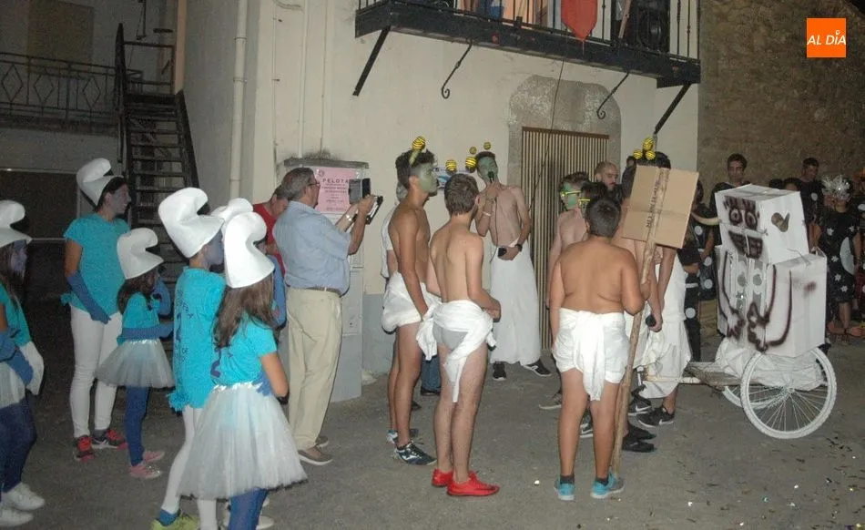 Foto 7 - Las pe&ntilde;as ponen diversi&oacute;n y color al inicio de las fiestas de &lsquo;Las Madrinas&rsquo;  